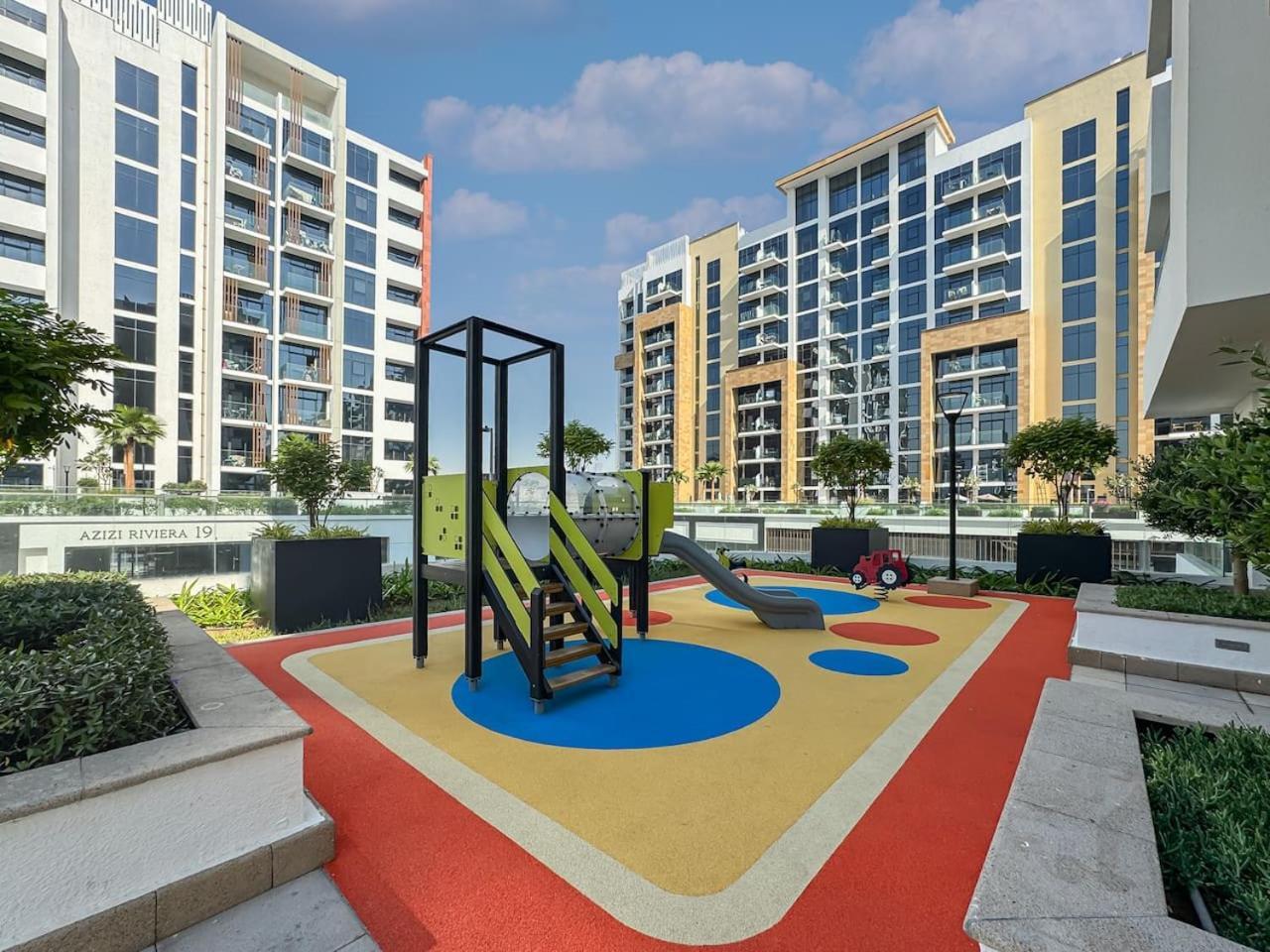 Apartment Sleek In Azizi Riviera Modern And Cozy *